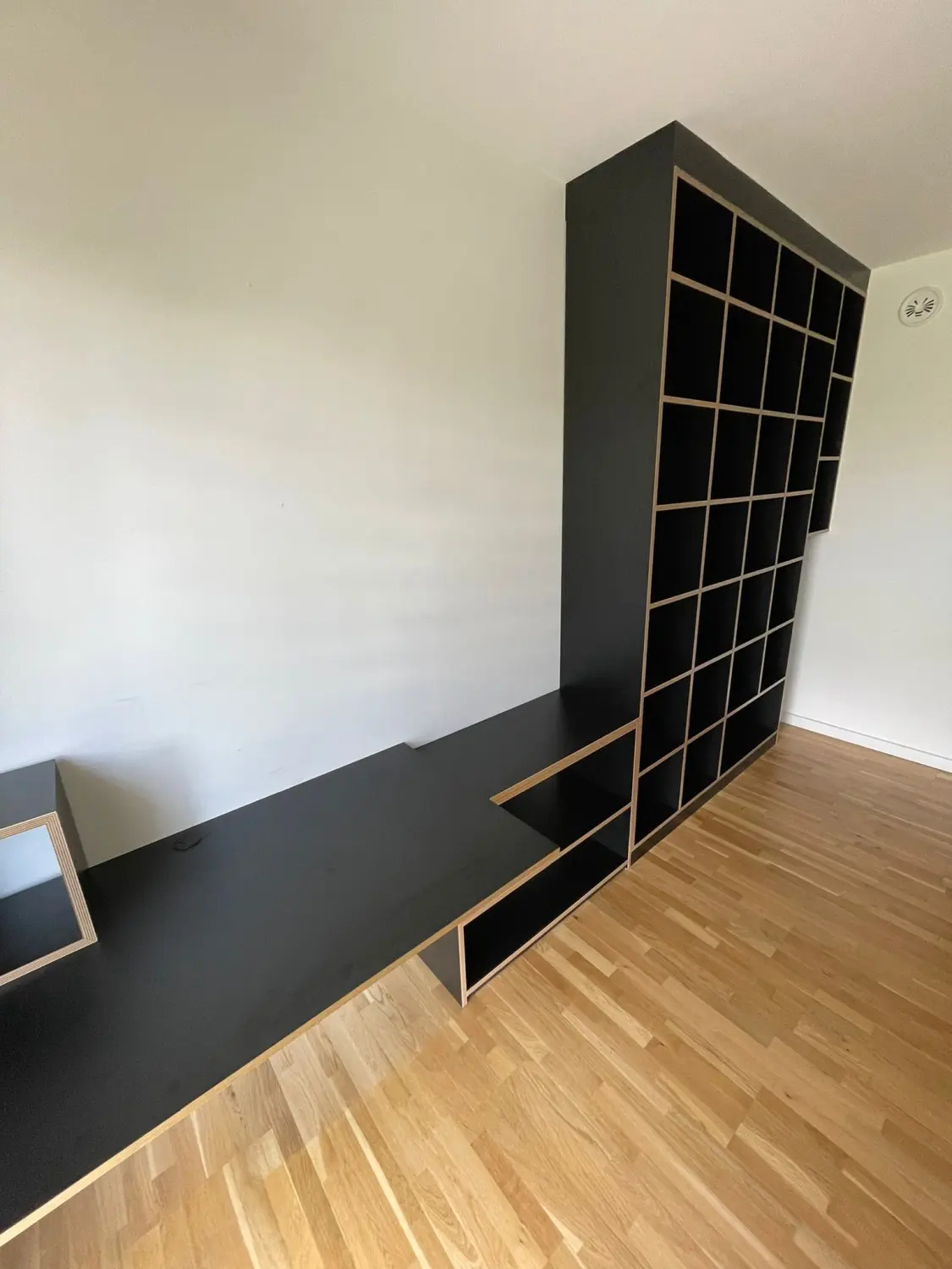 Innenausbau und Ladengestaltung von Schreinerei Haßiepen Woodworks