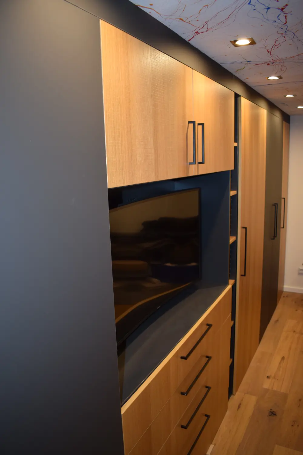 Innenausbau und Ladengestaltung von Schreinerei Haßiepen Woodworks