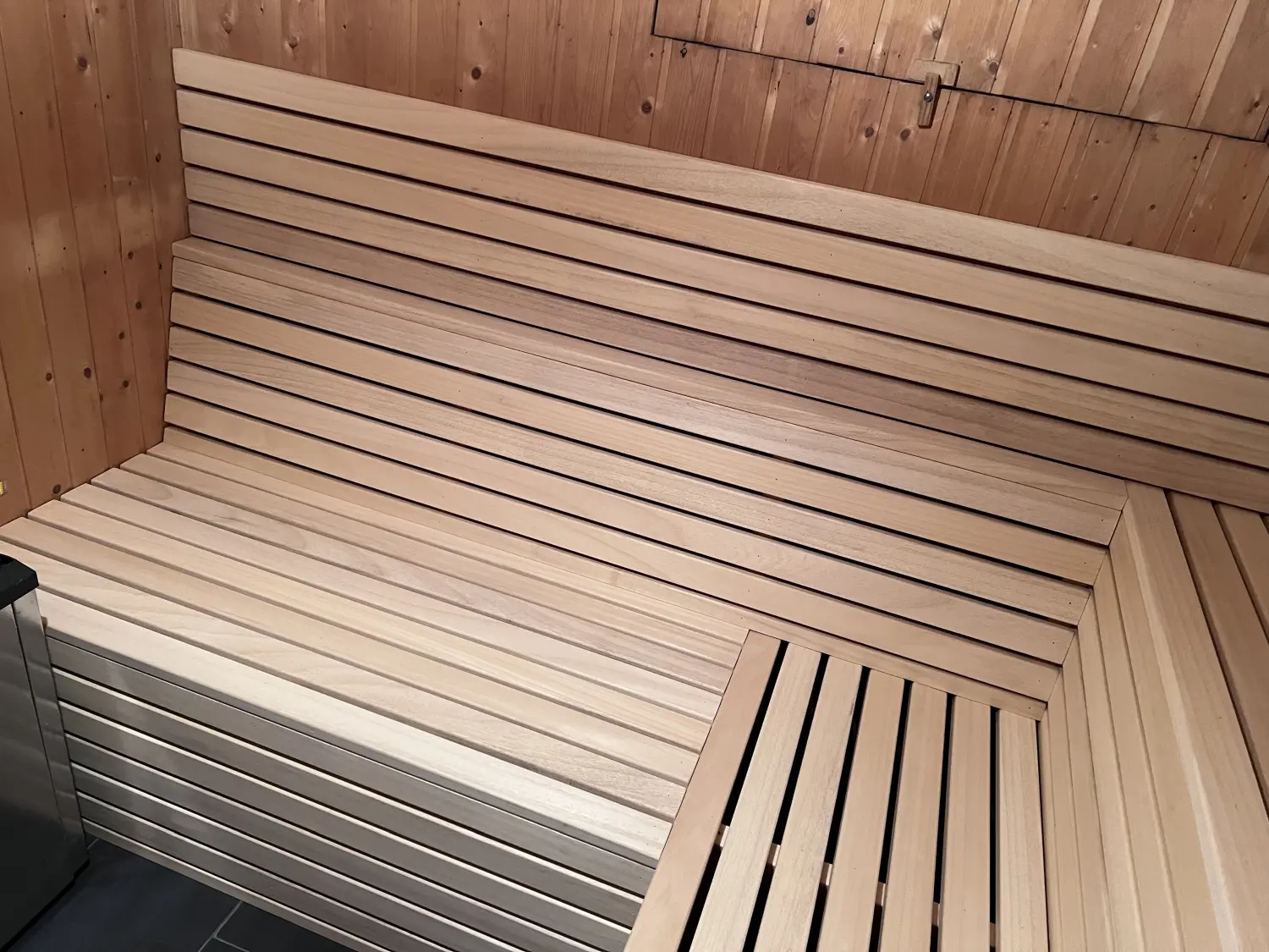 Innenausbau und Ladengestaltung von Schreinerei Haßiepen Woodworks