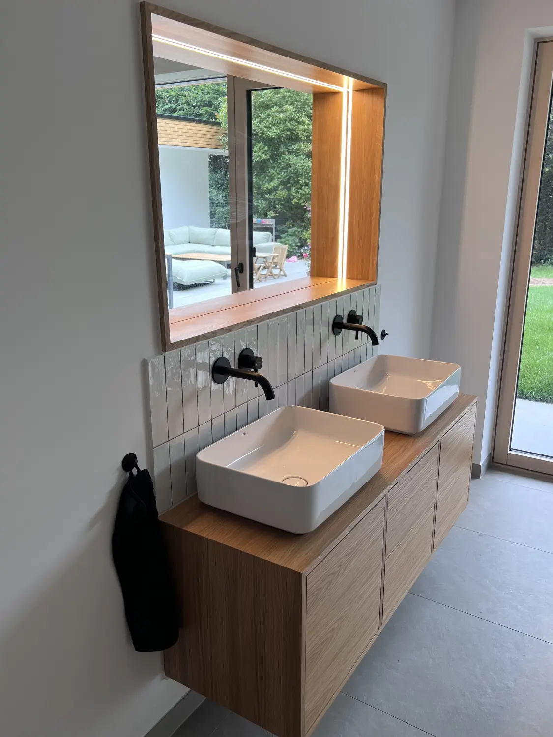 Badezimmerrevonation von der Schreinerei Haßiepen Woodworks