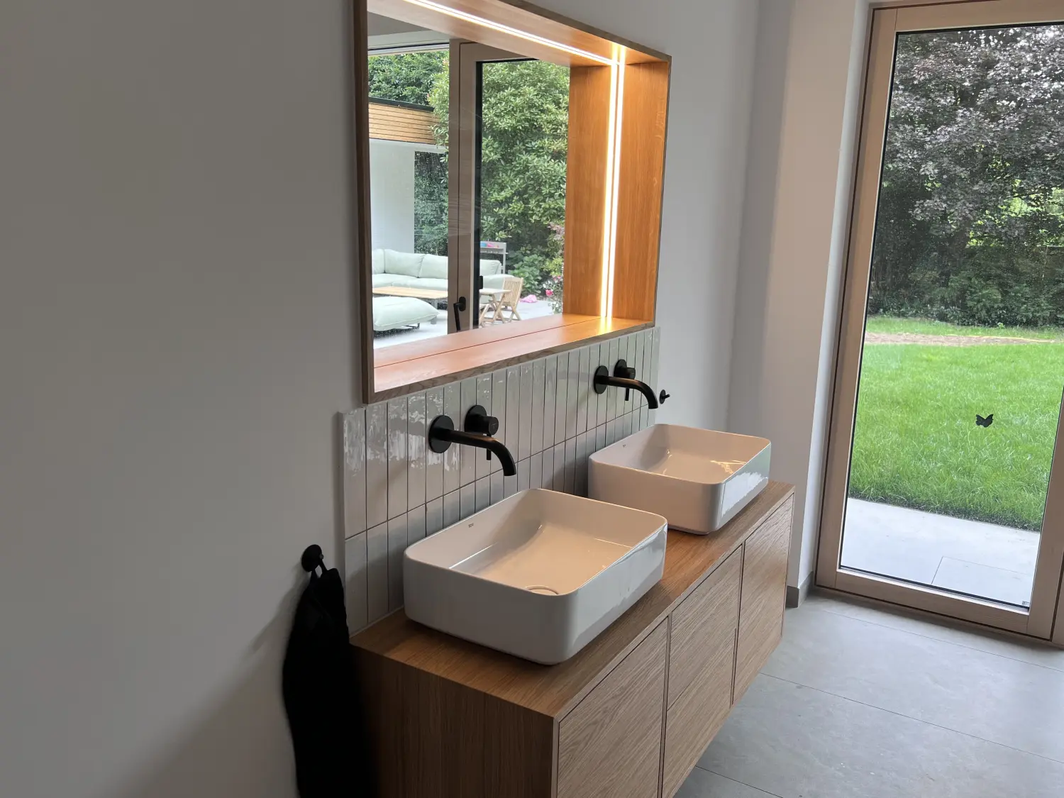 Badezimmerrevonation von der Schreinerei Haßiepen Woodworks
