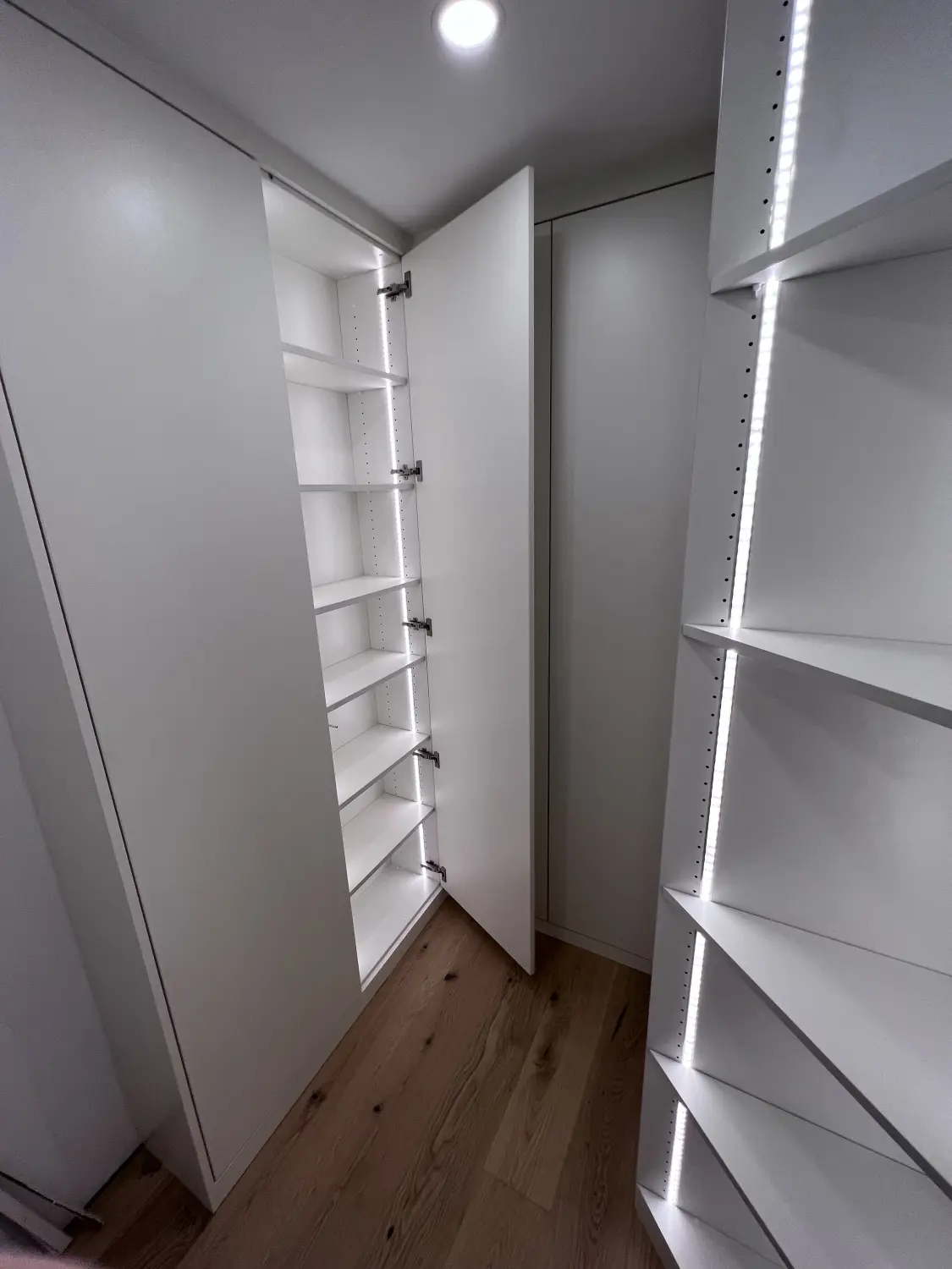 Innenausbau und Ladengestaltung von Schreinerei Haßiepen Woodworks